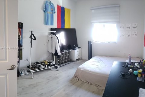 Снять в аренду таунхаус в Майами, Флорида 4 спальни, 178.37м2, № 1986904 - фото 21