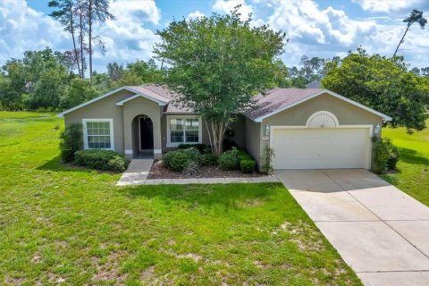 House in Ocala, Florida 3 bedrooms, 135.08 sq.m. № 1806829 - photo 1