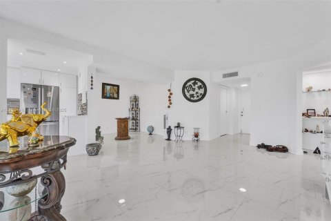 Condo in Lake Worth, Florida, 2 bedrooms  № 1828181 - photo 14