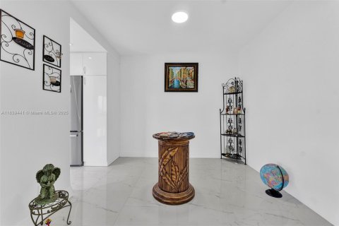 Condo in Lake Worth, Florida, 2 bedrooms  № 1828181 - photo 17