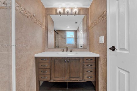 Condo in Lake Worth, Florida, 2 bedrooms  № 1828181 - photo 30