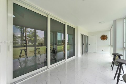 Condo in Lake Worth, Florida, 2 bedrooms  № 1828181 - photo 6