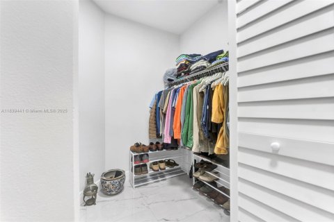 Condo in Lake Worth, Florida, 2 bedrooms  № 1828181 - photo 22