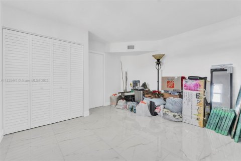 Condo in Lake Worth, Florida, 2 bedrooms  № 1828181 - photo 27