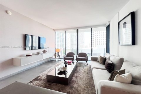 Condominio en alquiler en Miami, Florida, 3 dormitorios, 172.43 m2 № 2036667 - foto 9