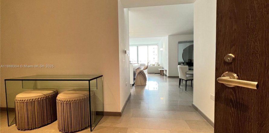 Condominio en Miami, Florida, 3 dormitorios  № 2036667