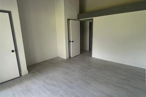 Condo in Haines City, Florida, 1 bedroom  № 1901210 - photo 5