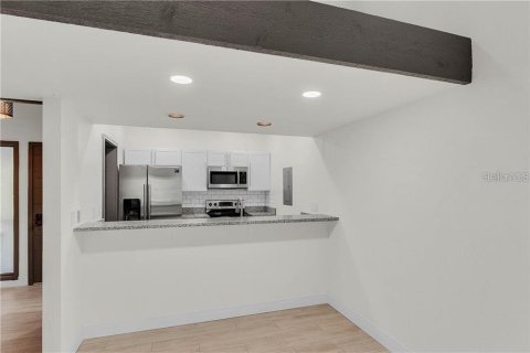 Condo in Haines City, Florida, 1 bedroom  № 1901210 - photo 9