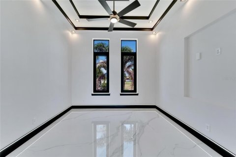 Villa ou maison à vendre à Apollo Beach, Floride: 4 chambres, 326.64 m2 № 1288182 - photo 2