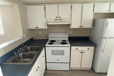 Apartamento en alquiler en New Port Richey, Florida, 2 dormitorios, 74.69 m2 № 1900578 - foto 4