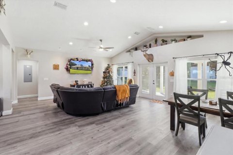 Villa ou maison à vendre à Center Hill, Floride: 3 chambres, 184.32 m2 № 2431253 - photo 9