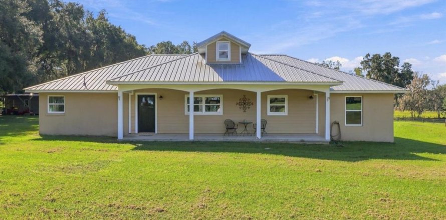 Villa ou maison à Center Hill, Floride 3 chambres, 184.32 m2 № 2431253