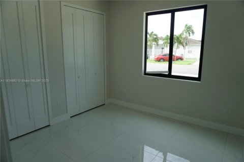 Touwnhouse à vendre à Miami, Floride: 3 chambres № 1790570 - photo 12