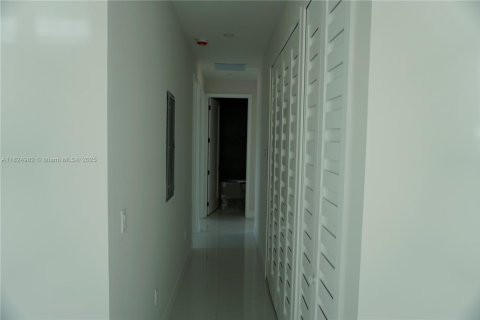 Touwnhouse à vendre à Miami, Floride: 3 chambres № 1790570 - photo 9