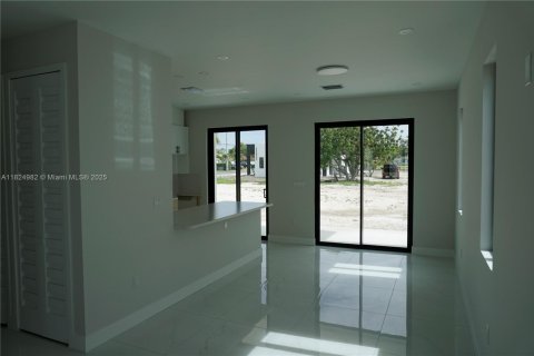 Touwnhouse à vendre à Miami, Floride: 3 chambres № 1790570 - photo 6