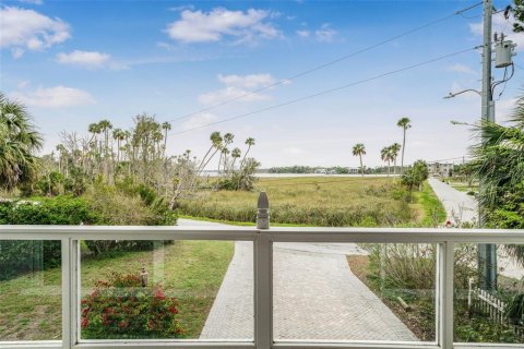Casa en venta en Crystal River, Florida, 4 dormitorios, 306.86 m2 № 1608103 - foto 3
