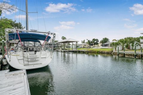 Casa en venta en Crystal River, Florida, 4 dormitorios, 306.86 m2 № 1608103 - foto 6