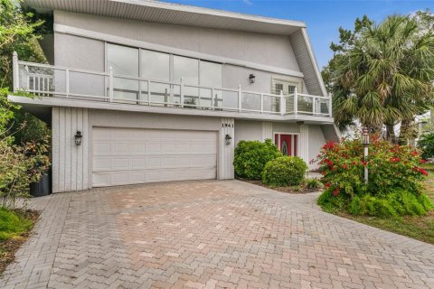 Casa en venta en Crystal River, Florida, 4 dormitorios, 306.86 m2 № 1608103 - foto 1