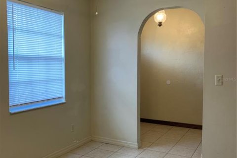 Villa ou maison à louer à Deltona, Floride: 2 chambres, 112.69 m2 № 2427138 - photo 3