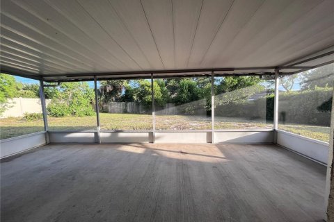 Villa ou maison à louer à Deltona, Floride: 2 chambres, 112.69 m2 № 2427138 - photo 13