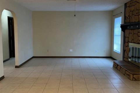 Villa ou maison à louer à Deltona, Floride: 2 chambres, 112.69 m2 № 2427138 - photo 5