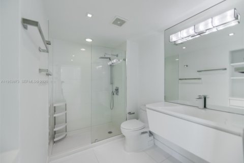 Condominio en alquiler en Miami, Florida, 2 dormitorios, 97.18 m2 № 2008313 - foto 19