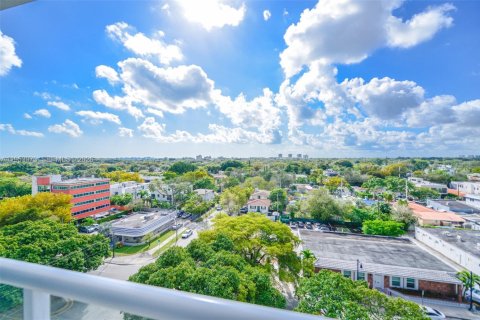 Condominio en alquiler en Miami, Florida, 2 dormitorios, 97.18 m2 № 2008313 - foto 3