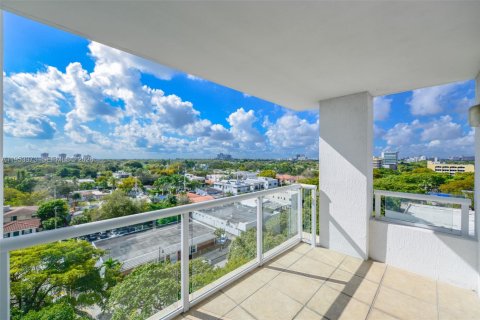 Condominio en alquiler en Miami, Florida, 2 dormitorios, 97.18 m2 № 2008313 - foto 2
