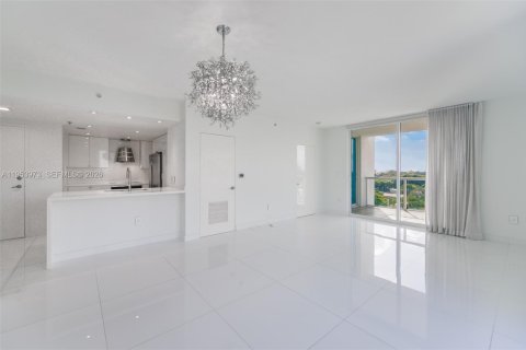 Condominio en alquiler en Miami, Florida, 2 dormitorios, 97.18 m2 № 2008313 - foto 9