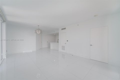 Condominio en alquiler en Miami, Florida, 2 dormitorios, 97.18 m2 № 2008313 - foto 8