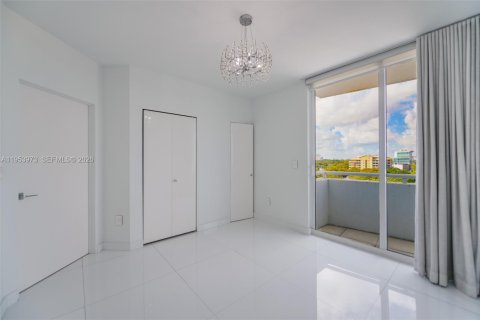 Condominio en alquiler en Miami, Florida, 2 dormitorios, 97.18 m2 № 2008313 - foto 24