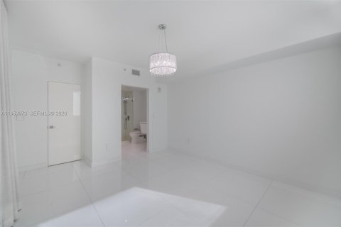 Condominio en alquiler en Miami, Florida, 2 dormitorios, 97.18 m2 № 2008313 - foto 17