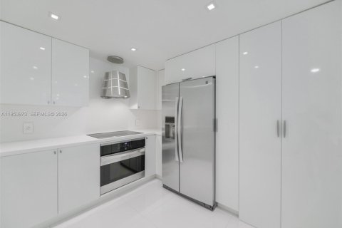 Condominio en alquiler en Miami, Florida, 2 dormitorios, 97.18 m2 № 2008313 - foto 12