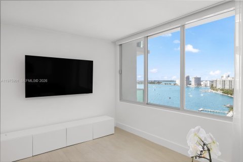 Condo in Miami Beach, Florida  № 2040103 - photo 26