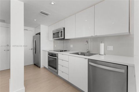 Condo in Miami Beach, Florida  № 2040103 - photo 21