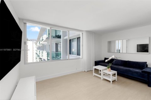 Condo in Miami Beach, Florida  № 2040103 - photo 24