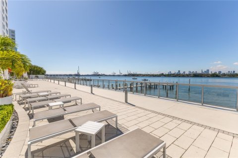 Condo in Miami Beach, Florida  № 2040103 - photo 20