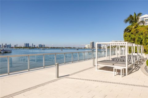 Condo in Miami Beach, Florida  № 2040103 - photo 29