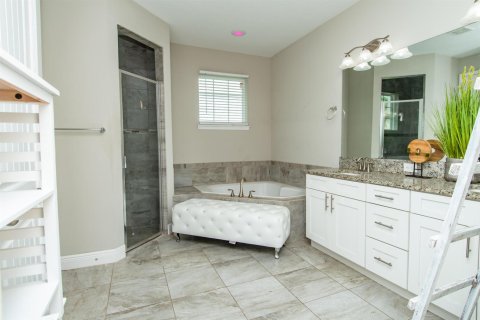 Villa ou maison à vendre à Port St. Lucie, Floride: 3 chambres, 195.65 m2 № 2245235 - photo 12