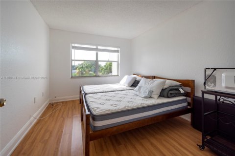 Copropriété à vendre à Sunrise, Floride: 2 chambres, 116.31 m2 № 1921549 - photo 24