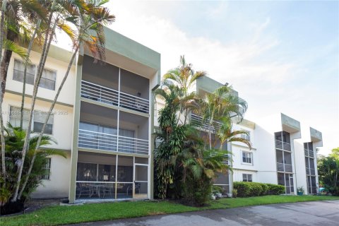 Condominio en venta en Sunrise, Florida, 2 dormitorios, 116.31 m2 № 1921549 - foto 3