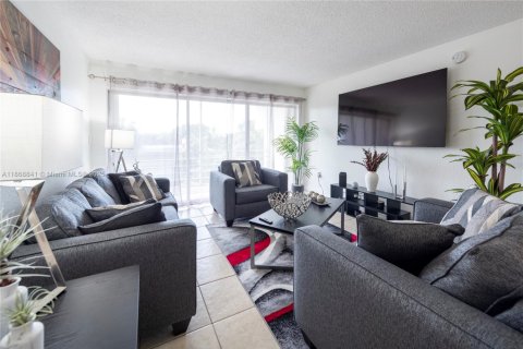 Copropriété à vendre à Sunrise, Floride: 2 chambres, 116.31 m2 № 1921549 - photo 6