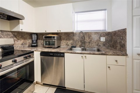 Copropriété à vendre à Sunrise, Floride: 2 chambres, 116.31 m2 № 1921549 - photo 14