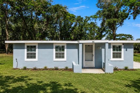 House in Orlando, Florida 2 bedrooms, 91.6 sq.m. № 2198420 - photo 2