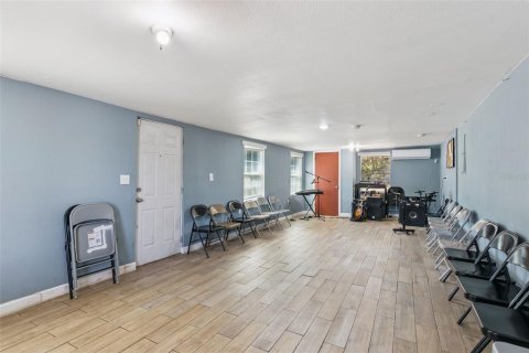 House in Orlando, Florida 2 bedrooms, 91.6 sq.m. № 2198420 - photo 6