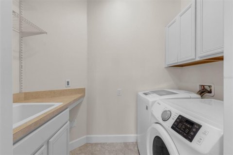 House in Orlando, Florida 3 bedrooms, 215.16 sq.m. № 1873612 - photo 27
