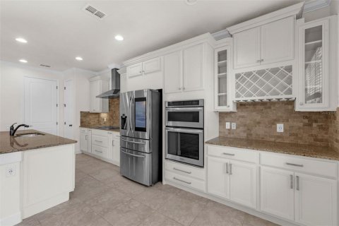 House in Orlando, Florida 3 bedrooms, 215.16 sq.m. № 1873612 - photo 13