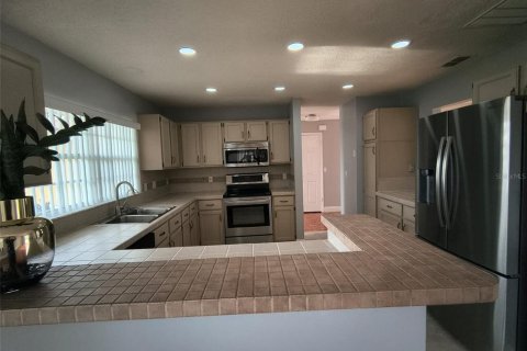House in Orlando, Florida 4 bedrooms, 202.81 sq.m. № 1882781 - photo 12