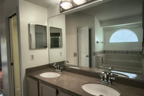 House in Orlando, Florida 4 bedrooms, 202.81 sq.m. № 1882781 - photo 18