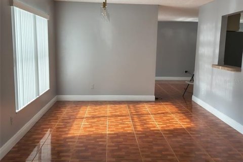 House in Orlando, Florida 4 bedrooms, 202.81 sq.m. № 1882781 - photo 15
